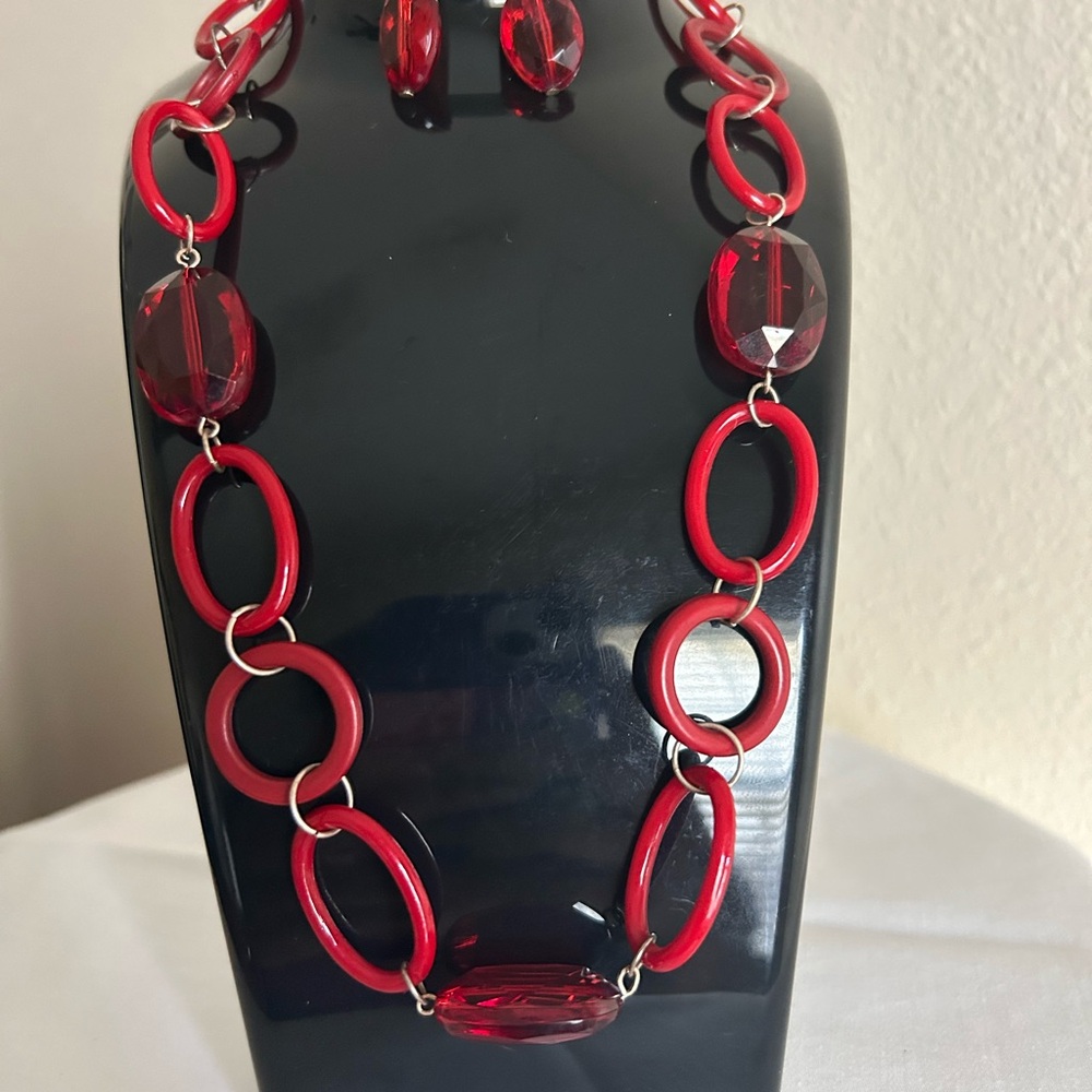 Elegant Red Necklace